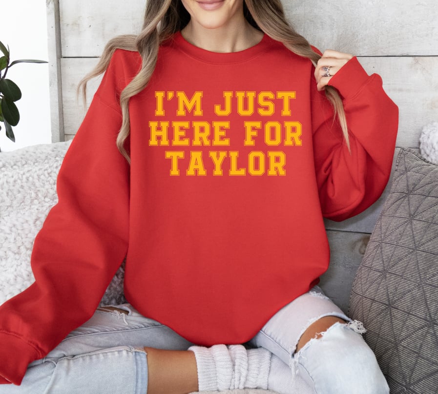 I'm Just Here For Taylor - Heavy Blend Crewneck Sweatshirt