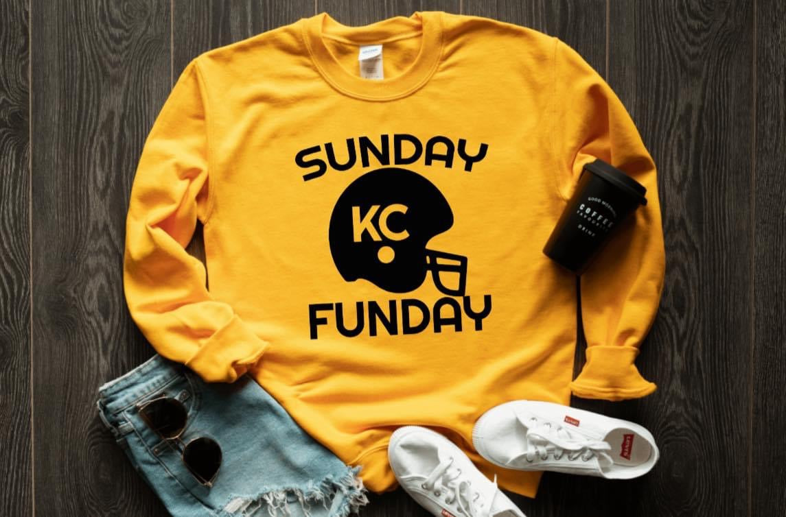 Sunday Funday - Unisex Heavy Blend™ Crewneck Sweatshirt